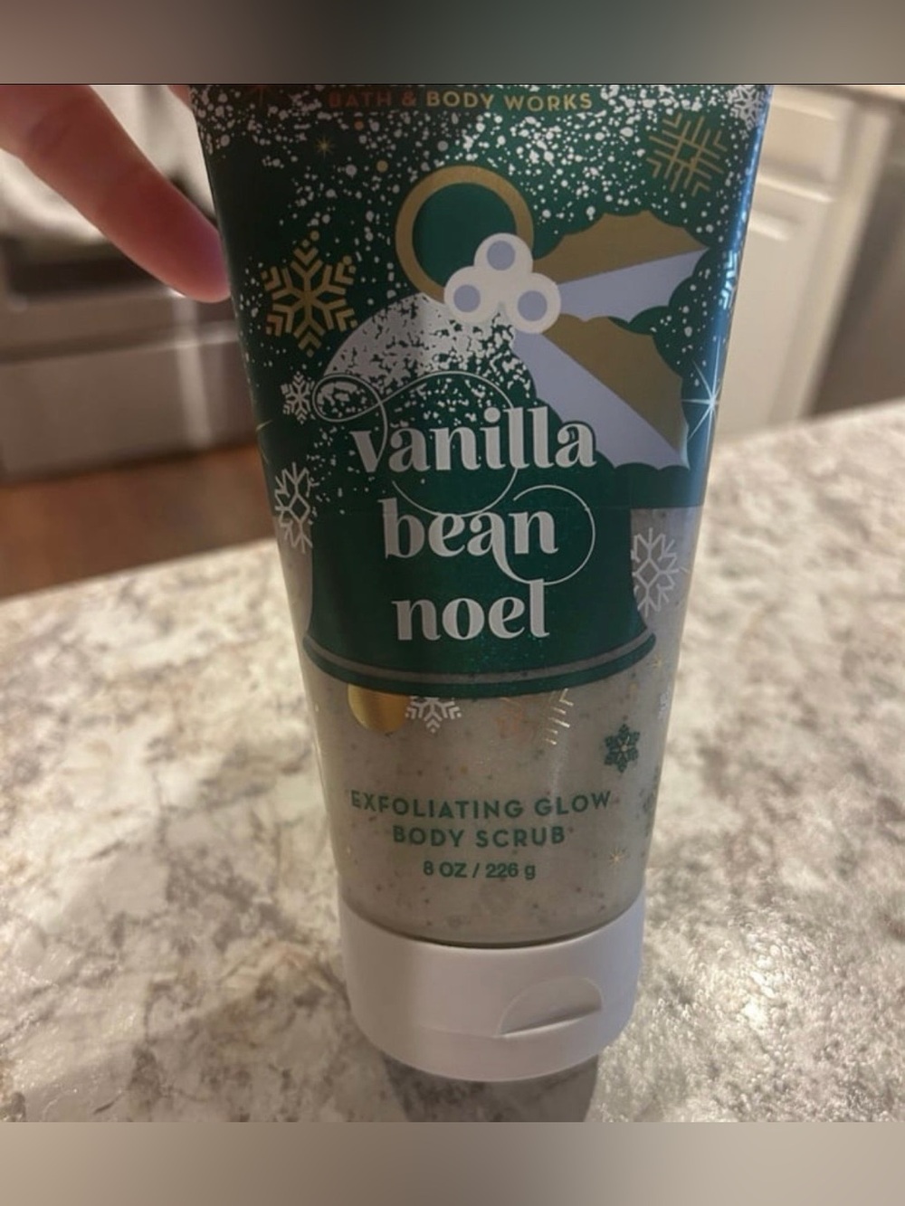 Bath & Body Works Vanilla Bean Noel Exfoliating Glow Body Scrub Christmas 8oz